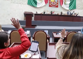 Al menos el 95 por ciento de las comisiones permanentes se encuentran bajo control de Morena y aliados.