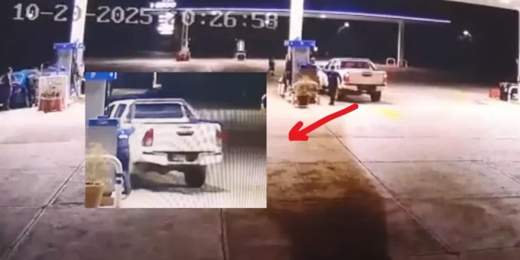 VIDEO | ¡Carga y corre! Impune el robo de gasolina en Oaxaca; trabajadores siguen pagando los platos rotos