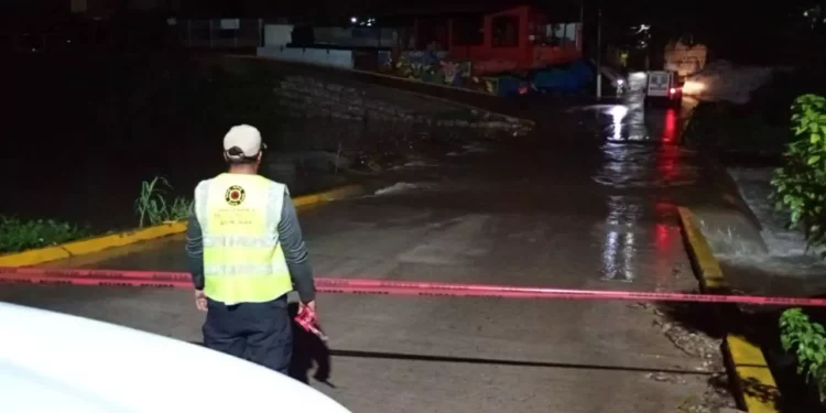 ¡Se cierran los vados en Juchitán! La lluvia sube el río