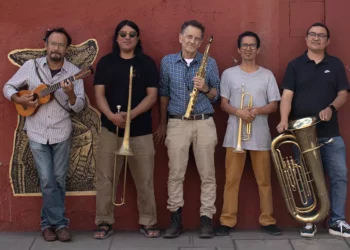 Ensamble Kafka está integrado por los músicos, Steven Brown, Julio García, Facundo Vargas, Onésimo García y Rafael Maldonado.