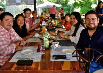 Fotos: Rubén Morales // Guillermo Santana, Daysi López, María Fernanda Prieto, María Luisa, Valentina San y Juan Pablo Frías.