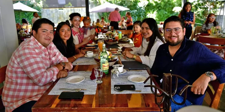 Fotos: Rubén Morales // Guillermo Santana, Daysi López, María Fernanda Prieto, María Luisa, Valentina San y Juan Pablo Frías.