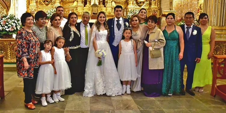 Fotos: Rubén Morales // La familia Chagoya se reunió para celebrar esta fecha para Estefanya y Miguel Ángel, que comenzaron una nueva etapa de vida juntos.