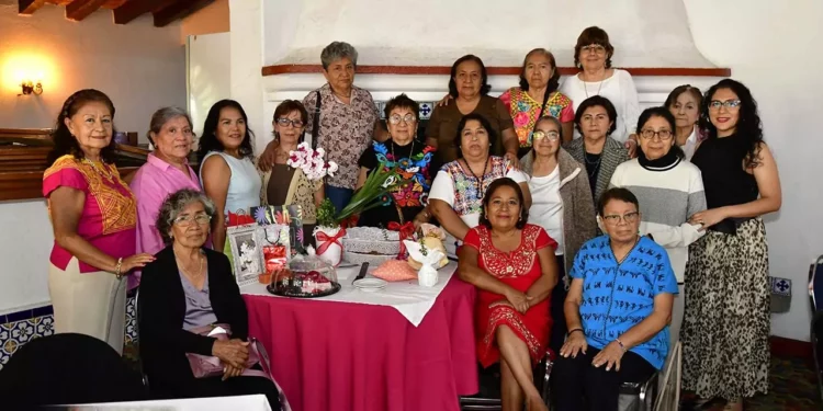 Fotos: Rubén Morales // Marilú Arias se mostró muy feliz al compartir un año más de vida con las personas que aprecia.