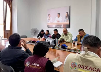 Foto: Sego // Retorno de autoridades de Yosondúa a la mesa de negociación.