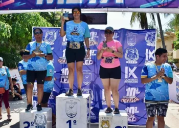 Tuvo buena respuesta el Triatlón LED UABJO en Puerto Escondido.