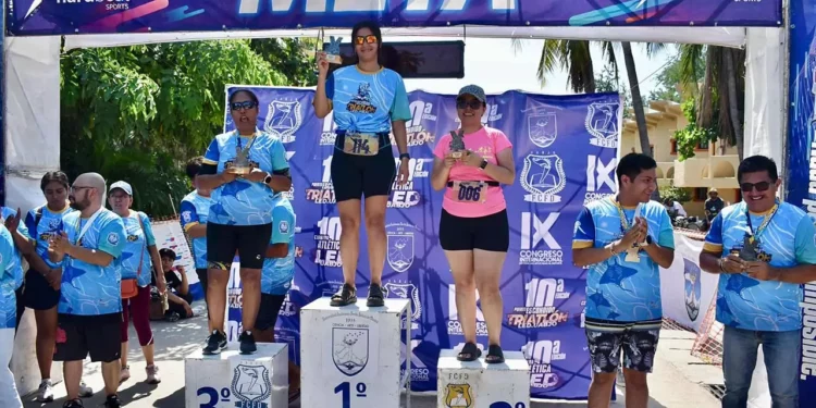 Tuvo buena respuesta el Triatlón LED UABJO en Puerto Escondido.