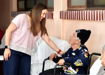 Foto: cortesía // Atención a personas adultas mayores por parte del DIF municipal.