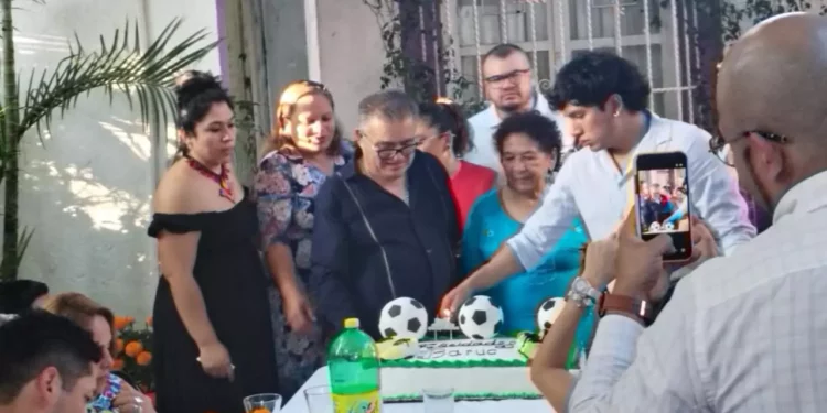 Barúc Alavez Mendoza celebró su cumpleaños en un ambiente lleno de afecto.