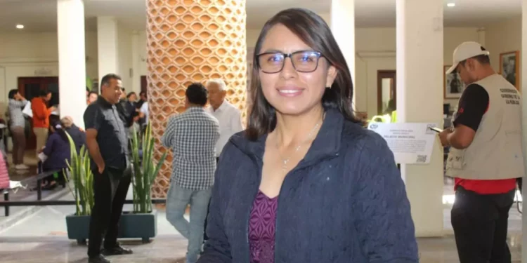 Coral Cordero Lara, integrante del equipo huajuapeño de maxibaloncesto.