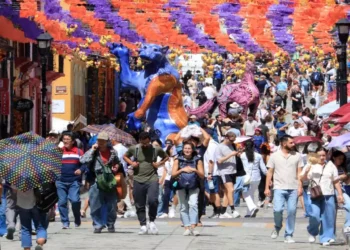 Foto: Adrián Gaytán // Entre el 26 de octubre y el 3 de noviembre la capital oaxaqueña recibió 86 mil 900 visitantes.