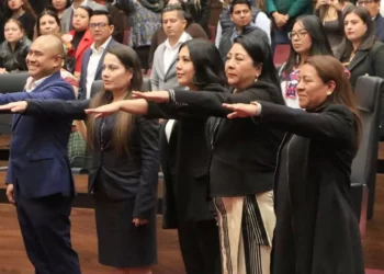 Foto: Adrián Gaytán // Rinden protesta los nuevos integrantes de la Jucopo en el Congreso.