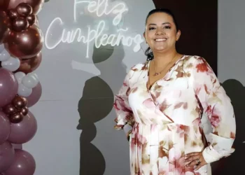 Fotos: Rubén Morales // Shomara Solís celebró sus 40 años rodeada de su familia y amigos más cercanos, quienes la acompañaron en una noche llena de cariño, música y buenos deseos.