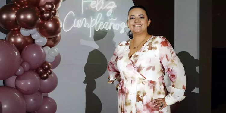Fotos: Rubén Morales // Shomara Solís celebró sus 40 años rodeada de su familia y amigos más cercanos, quienes la acompañaron en una noche llena de cariño, música y buenos deseos.