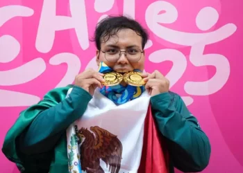 Víctor Martínez se colgó par de medallas de oro.