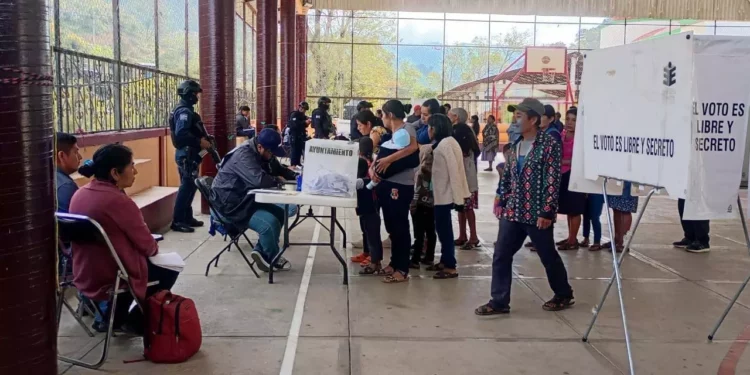 Foto: Gobierno de Oaxaca // Elecciones tranquilas en el paquete de 14 comicios bajo el SNI programados para el domingo.