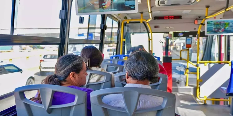 Interior de un BinniBus.