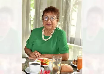 Foto: Rubén Morales // La licenciada Marilú Arias se fue a desayunar con sus amigas.