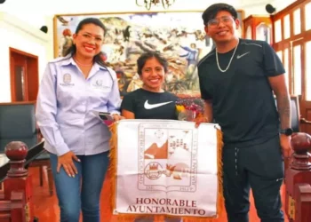 Foto: IGAVEC // La regidora de Turismo, Cultura y Deportes, Melina Mendoza Ramírez, propone becar a medallistas como Mariel Salazar Tapia.