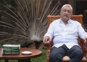 AMLO reaparece tras año de silencio y presenta “Grandeza”, su nuevo libro desde Palenque