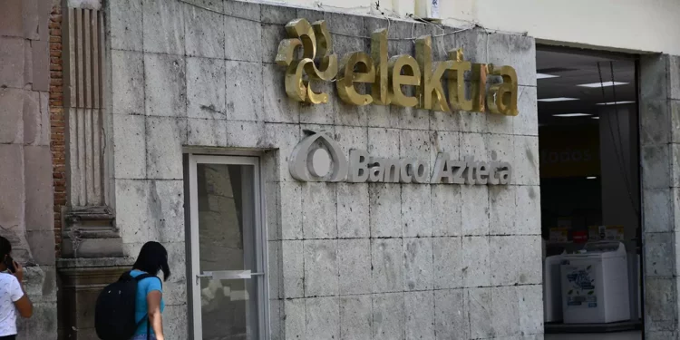Foto: Archivo El Imparcial // Banco Azteca, un dolor de cabeza para los oaxaqueños.