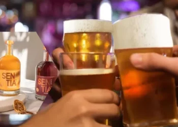 Gabyr revoluciona las fiestas: crea una cerveza sin alcohol que te pone alegre