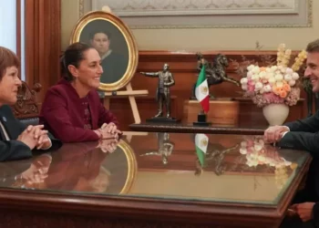 Claudia Sheinbaum recibe a Emmanuel Macron en Palacio Nacional