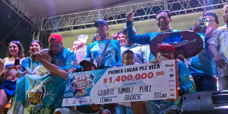 Foto: Miguel Gutiérrez // De la ciudad de Oaxaca, Gilberto Ramírez Pérez se llevó el primer lugar y el premio de $1’400,00.00 pesos.