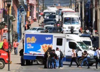 Docentes del sector 02 Pinotepa Nacional se manifestarán hoy en la ciudad de Oaxaca, a partir de la 10:00 horas.