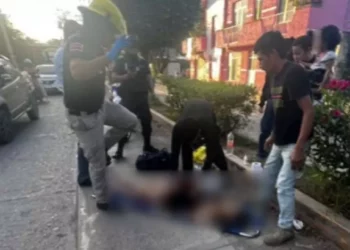 El accidente se suscitó cuando circulaba de copiloto a bordo de una motocicleta marca Vento.