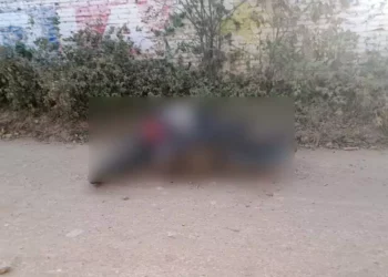 El cuerpo de Antonio de Jesús quedó tendido junto a la motocicleta que iba manejando.