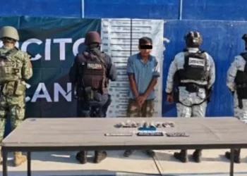 En el municipio de San Juan Cacahuatepec, elementos estatales detuvieron a José Arturo M.C, de 36 años.