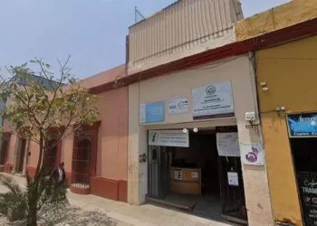Foto: Google Maps // El inmueble que se estudia para construir o no un estacionamiento se trata del que actualmente opera en la calle Manuel García Vigil como Escuela Municipal de Capacitación Artesanal e Industrial.