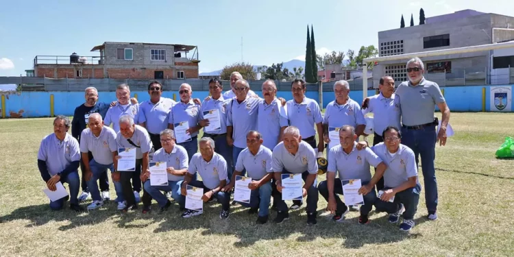Exintegrantes del equipo Linces de hace medio siglo.