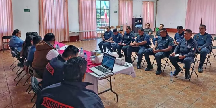 Elementos de la Policía Municipal de Santiago Huajolotitlán concluyeron una jornada de capacitación en Primeros Auxilios.