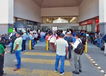 Foto: Adrián Gaytán // En pleno Buen Fin, el bloqueo a centros comerciales.
