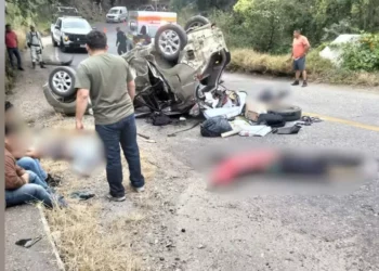 Fatídica volcadura en Teotitlán de Flores Magón deja dos muertos