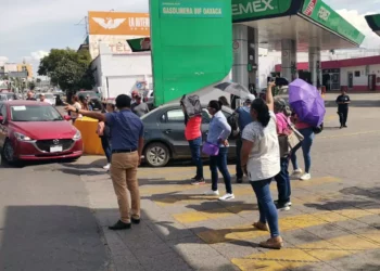 Desquician la ciudad por despido de un profesor