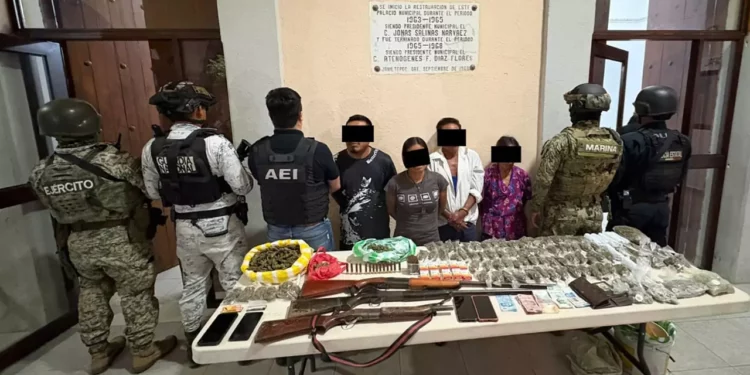 Narcomenudeo golpea el corazón de la Costa: cuatro detenidos y armas aseguradas en Santiago Ixtayutla