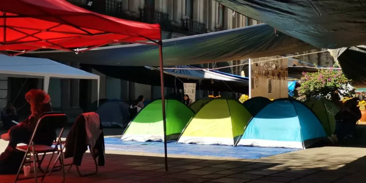 S-22 instala plantón por dos días en Zócalo de Oaxaca