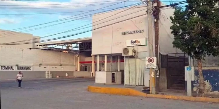 La terminal de autobuses fue asaltada la mañana del domingo.