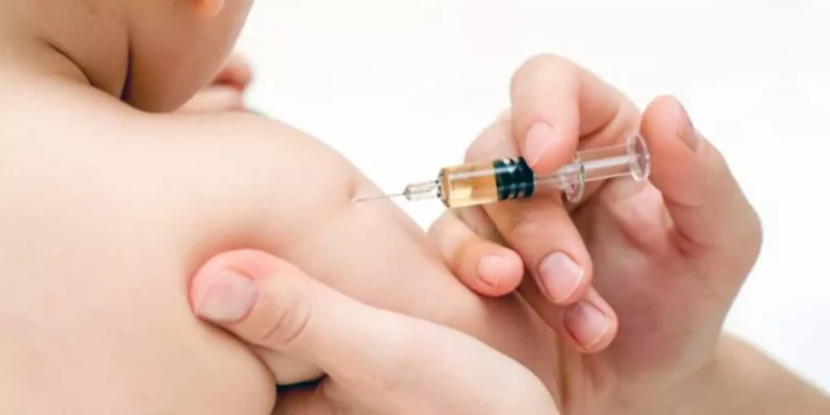 Foto: ilustrativa // Los SSO exhorta a madres y padres de familia a acudir a la unidad de salud más cercana para completar los esquemas de vacunación de sus hijas e hijos.