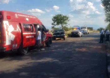Los hechos provocaron que el joven presentara diferentes contusiones y una herida a en el cráneo.