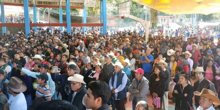 Foto: Juan Carrera // La elección en Eloxochitlán, que se rige por Sistemas Normativos Internos.