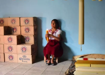 La fotógrafa Jocelin Ortiz encuentra en los rituales del duelo una forma de mirar la vida desde la pérdida.