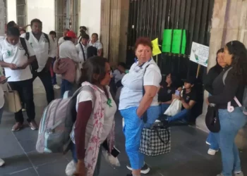 Foto: Jesús Santiago // Los estudiantes no han recibido documentos que avalen sus estudios para poder ejercer.