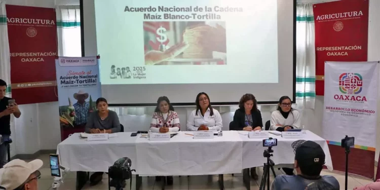 Foto: Adrián Gaytán // Mínima respuesta de productores de tortilla de Oaxaca a convocatoria federal.