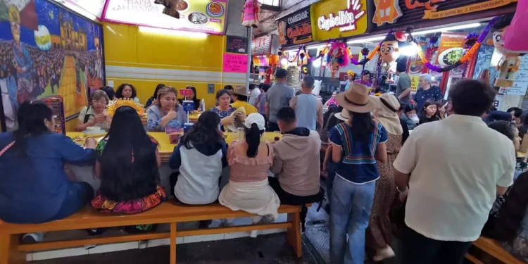 Foto: Lisbeth Mejía // Restaurantes de mercados tradicionales se vieron bien nutridos de visitantes.