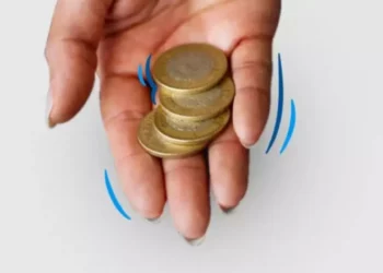 Aumento al salario mínimo divide posturas: trabajadores exigen 20% y expertos prevén solo 11%