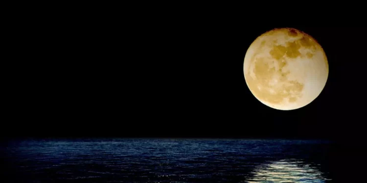 Prepárate para la superluna más grande del año